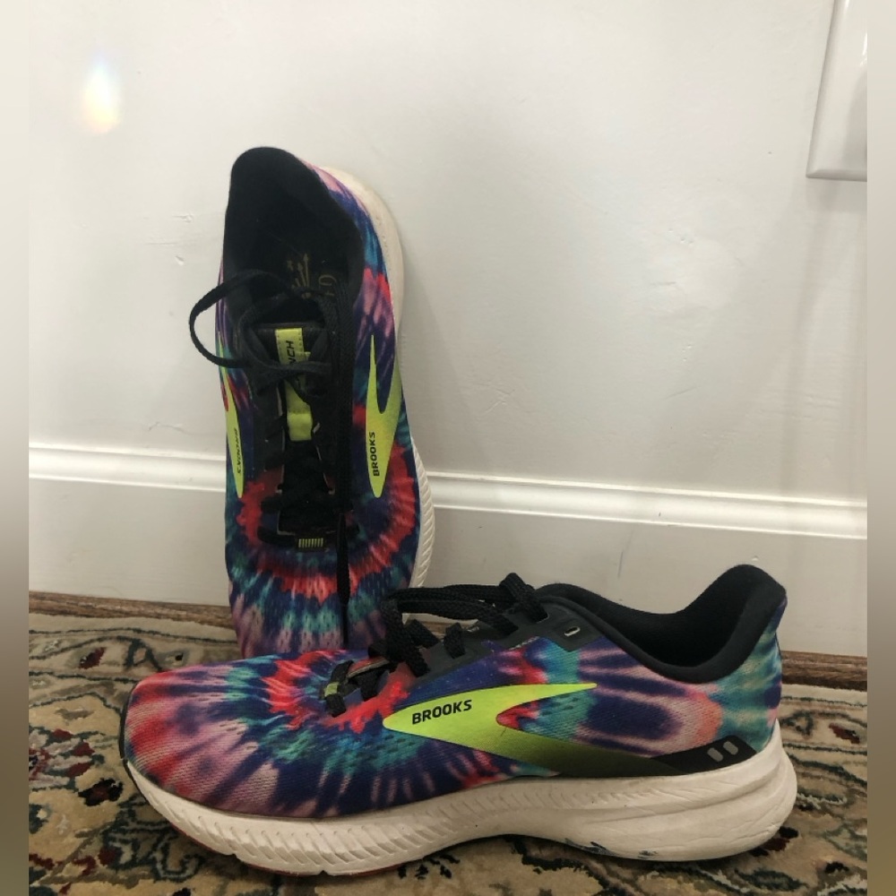 Brooks Tie-Dye Running Shoes